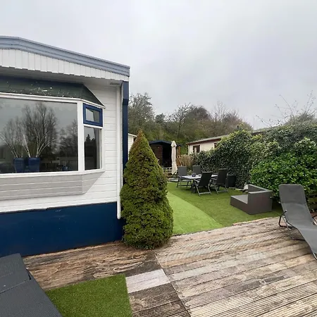 Cosy With Garden, Cleaning Included Ooltgensplaat