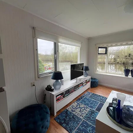 Cosy With Garden, Cleaning Included * Ooltgensplaat