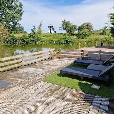 Cosy With Garden, Cleaning Included Holiday home