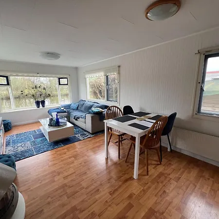 Holiday home Cosy With Garden, Cleaning Included *