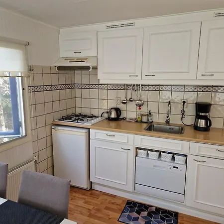 Cosy With Garden, Cleaning Included Holiday home *