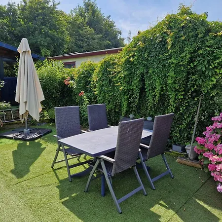 Cosy With Garden, Cleaning Included Holiday home