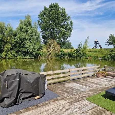 Cosy With Garden, Cleaning Included Holiday home