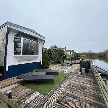 Cosy With Garden, Cleaning Included *