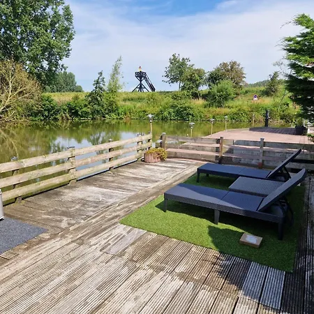 Cosy With Garden, Cleaning Included * Ooltgensplaat